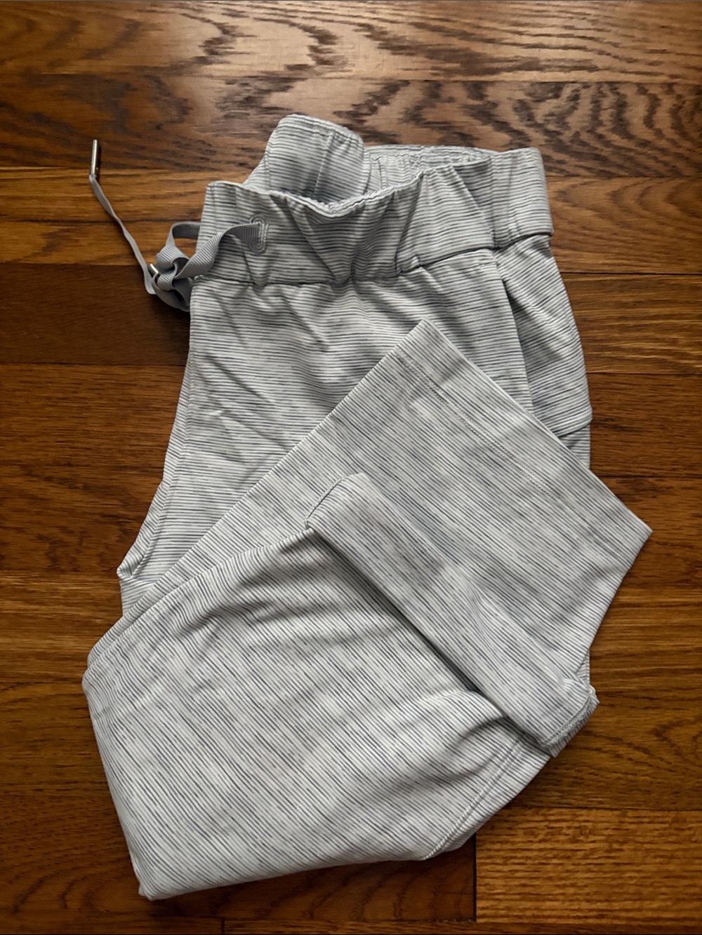 Lululemon Capri-length joggers